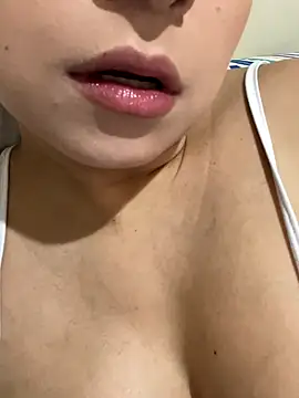 Snapshot of _Amber_Brown chatting on October 28, 2025, 3:18 am Amber Brown online show from October 28, 2025, 3:18 am