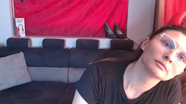 Snapshot of sachaclinford chatting on October 15, 2025, 6:05 pm sachaclinford online show from October 15, 2025, 6:05 pm