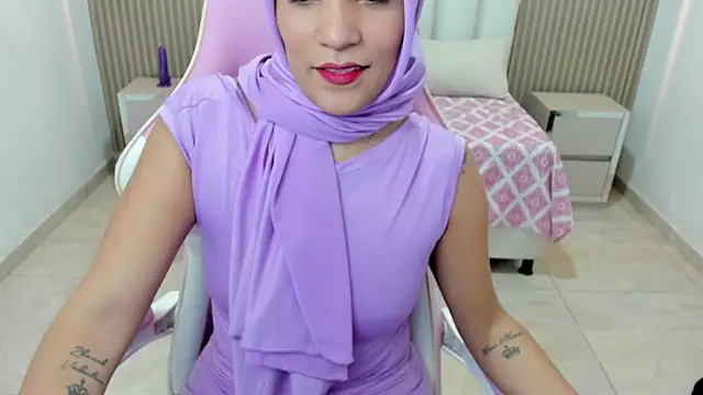 Snapshot of Zulema_hamdi chatting on March 19, 2025, 6:24 am Zulema hamdi online show from March 19, 2025, 6:24 am