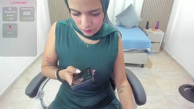 Snapshot of Zulema_hamdi chatting on November 20, 2025, 1:01 pm Zulema hamdi online show from November 20, 2025, 1:01 pm