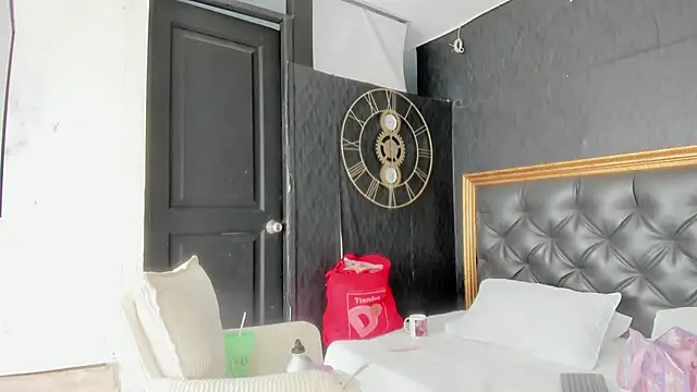 DalayMoore online show from December 21, 2025, 7:48 pm