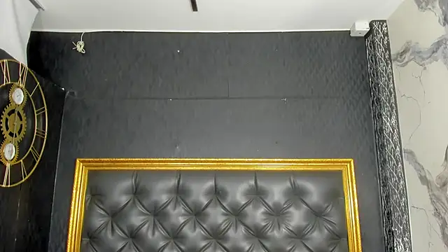 DalayMoore online show from November 3, 2025, 7:28 pm