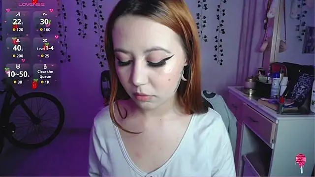 Snapshot of _codeline chatting on November 3, 2025, 3:12 am codeline online show from November 3, 2025, 3:12 am