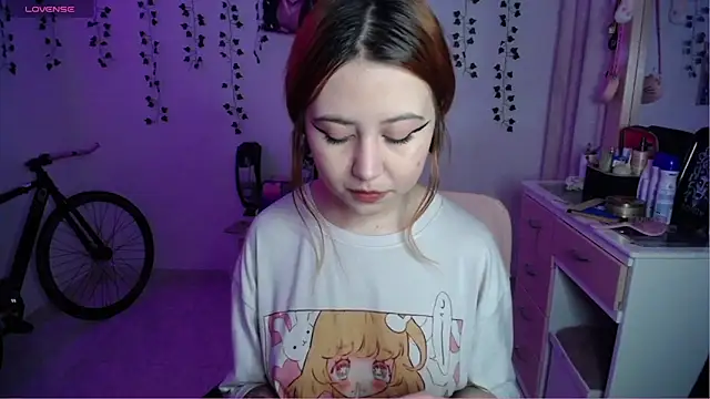 Snapshot of _codeline chatting on October 24, 2025, 5:39 am codeline online show from October 24, 2025, 5:39 am