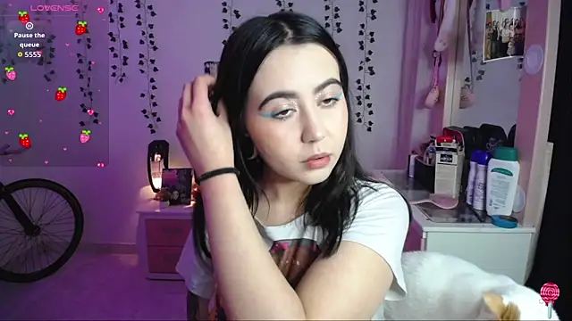 Snapshot of _codeline chatting on November 22, 2025, 4:44 am codeline online show from November 22, 2025, 4:44 am