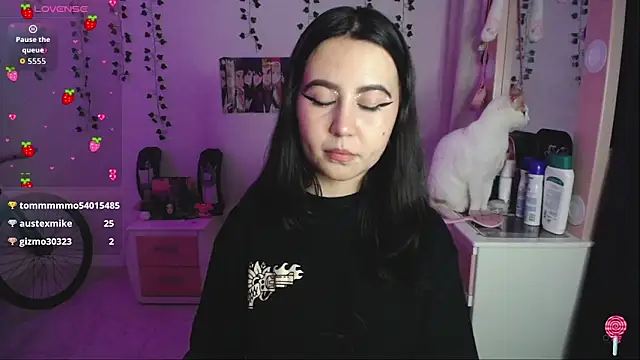 Snapshot of _codeline chatting on November 18, 2025, 5:00 am codeline online show from November 18, 2025, 5:00 am