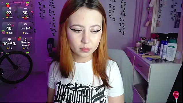 Snapshot of _codeline chatting on November 9, 2025, 4:49 am codeline online show from November 9, 2025, 4:49 am