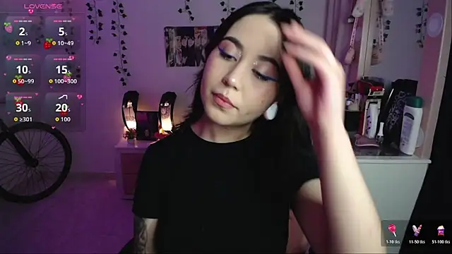 Snapshot of _codeline chatting on December 5, 2025, 4:33 am codeline online show from December 5, 2025, 4:33 am