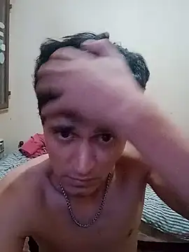 Snapshot of EstebanAkyLu chatting on February 4, 2025, 4:15 am EstebanAkyLu online show from February 4, 2025, 4:15 am