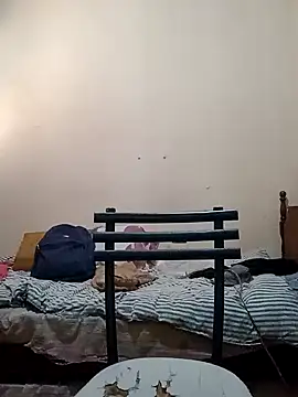 Snapshot of EstebanAkyLu chatting on February 3, 2025, 10:00 pm EstebanAkyLu online show from February 3, 2025, 10:00 pm