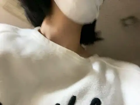 Snapshot of riri_riri_jp chatting on October 15, 2025, 10:12 am riri riri jp online show from October 15, 2025, 10:12 am