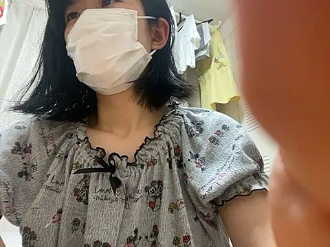 Snapshot of riri_riri_jp chatting on September 10, 2025, 11:42 am riri riri jp online show from September 10, 2025, 11:42 am