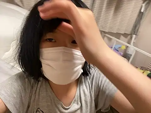 Snapshot of riri_riri_jp chatting on October 6, 2025, 11:33 am riri riri jp online show from October 6, 2025, 11:33 am