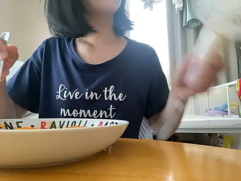 Snapshot of riri_riri_jp chatting on September 21, 2025, 5:45 am riri riri jp online show from September 21, 2025, 5:45 am