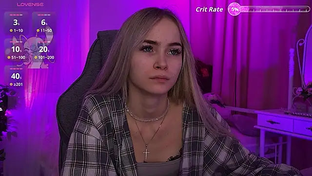 DakotaaJohnnson online show from October 31, 2025, 12:24 pm