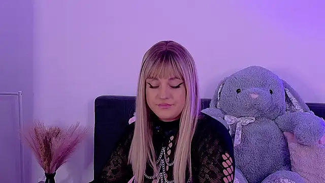 PatriciaSpice online show from April 18, 2026, 6:05 am