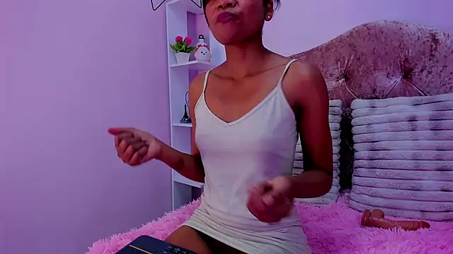 Snapshot of Gletty_noa chatting on October 28, 2025, 7:35 pm Gletty noa online show from October 28, 2025, 7:35 pm