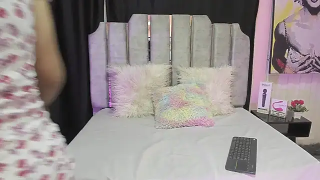 Snapshot of Gletty_noa chatting on November 10, 2025, 2:44 pm Gletty noa online show from November 10, 2025, 2:44 pm