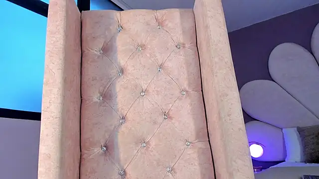 ValeriaOrtega online show from October 15, 2025, 11:40 am