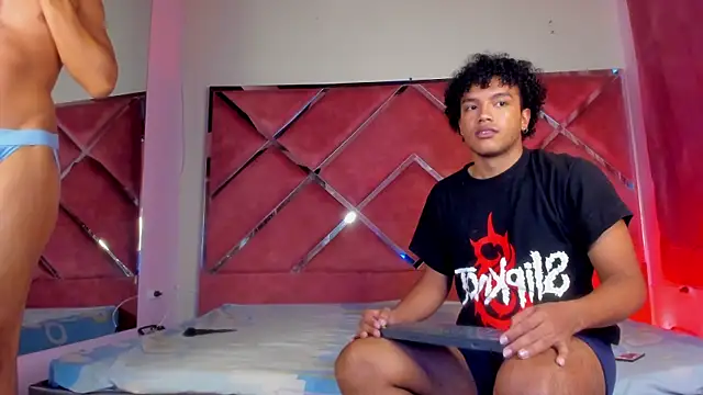 Snapshot of DanteAndKyle chatting on November 7, 2025, 10:24 pm DanteAndKyle online show from November 7, 2025, 10:24 pm