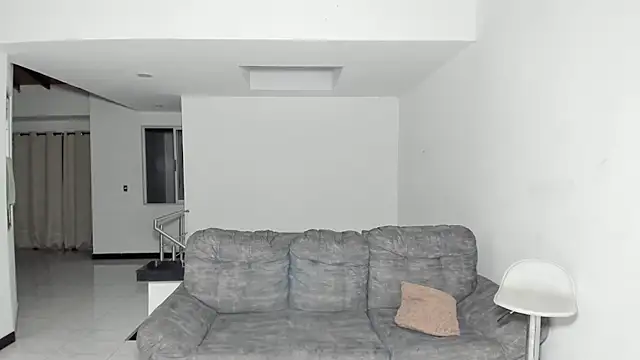 hotlittleones18 online show from December 5, 2025, 5:06 am