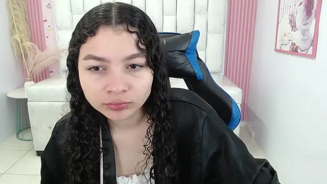 Snapshot of shalon_diaz_s chatting on November 29, 2025, 1:11 pm shalon diaz s online show from November 29, 2025, 1:11 pm