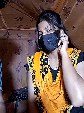 Hot couple 1 online show from February 15, 2026, 4:28 pm