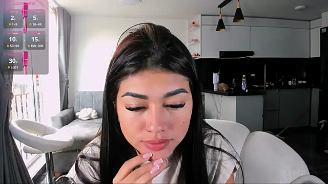 1lubonnie online show from November 17, 2025, 9:52 pm