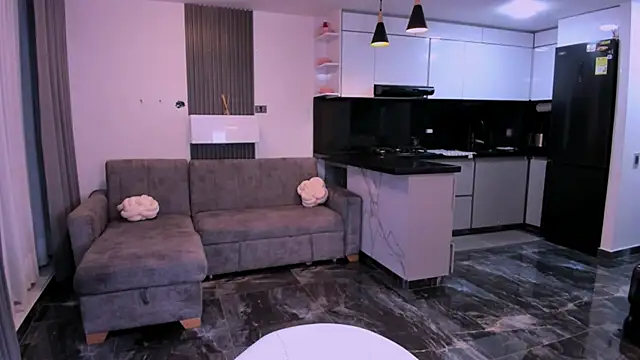 1lubonnie online show from September 9, 2025, 12:43 am