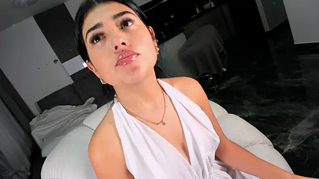 1lubonnie online show from October 8, 2025, 12:45 am