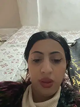 Snapshot of majdolin78 chatting on December 4, 2025, 10:58 am majdolin78 online show from December 4, 2025, 10:58 am