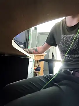 jimylie online show from April 24, 2026, 9:22 am