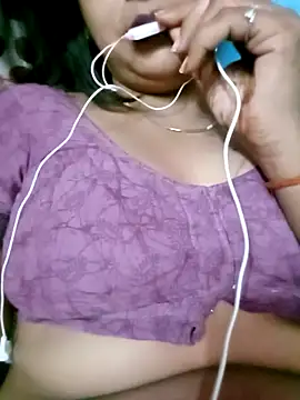 Snapshot of Bina_Bhanot chatting on March 16, 2025, 2:43 am Bina Bhanot online show from March 16, 2025, 2:43 am