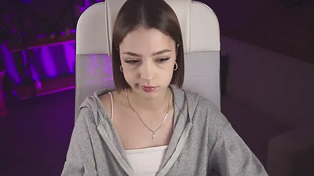 PamBeesly online show from September 19, 2025, 8:40 am