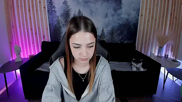 PamBeesly online show from March 14, 2025, 11:23 am