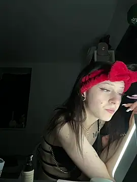 Ciara2004 online show from April 15, 2026, 7:58 pm