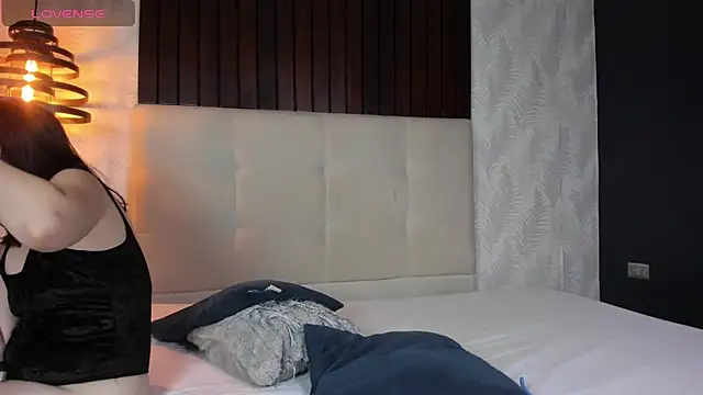 Zoe Cheshire online show from March 8, 2025, 3:50 am