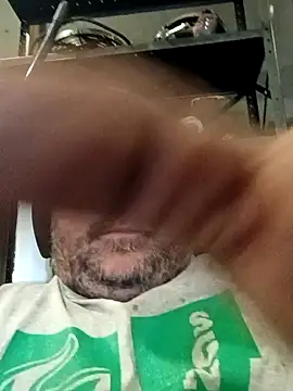 Snapshot of Rcraigue4 chatting on November 8, 2025, 9:40 pm Rcraigue4 online show from November 8, 2025, 9:40 pm