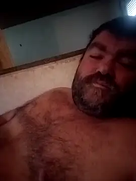 Rcraigue4 online show from February 9, 2025, 1:35 pm