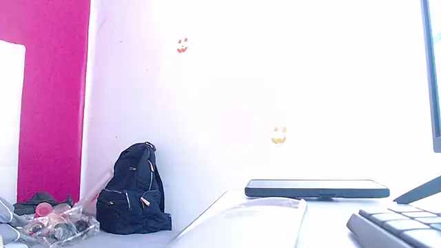 tinyy whore18 online show from February 26, 2025, 2:27 pm