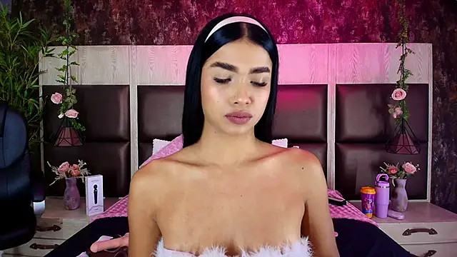 Snapshot of Bella_Smiith_ chatting on November 20, 2025, 4:18 pm Bella Smiith online show from November 20, 2025, 4:18 pm