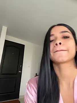 Snapshot of Bella_Smiith_ chatting on December 15, 2025, 1:28 pm Bella Smiith online show from December 15, 2025, 1:28 pm