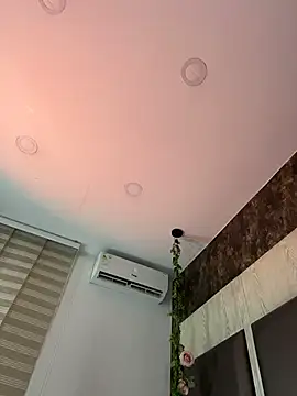 Snapshot of Bella_Smiith_ chatting on November 10, 2025, 4:12 pm Bella Smiith online show from November 10, 2025, 4:12 pm