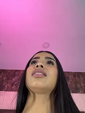 Snapshot of Bella_Smiith_ chatting on November 16, 2025, 2:22 pm Bella Smiith online show from November 16, 2025, 2:22 pm