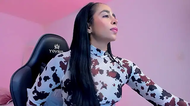 Snapshot of sophierooy22 chatting on April 26, 2026, 12:52 am sophierooy22 online show from April 26, 2026, 12:52 am
