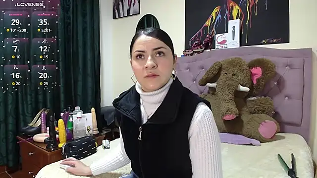 Emmie Hot online show from November 6, 2025, 11:58 am