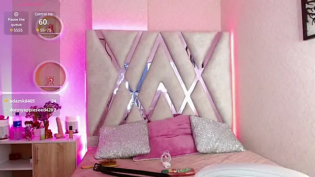 Snapshot of Sophia_waalker__1 chatting on February 7, 2025, 3:41 pm Sophia waalker 1 online show from February 7, 2025, 3:41 pm
