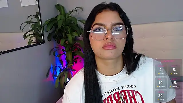 Snapshot of karoll_danielss chatting on February 11, 2025, 3:50 am karoll danielss online show from February 11, 2025, 3:50 am