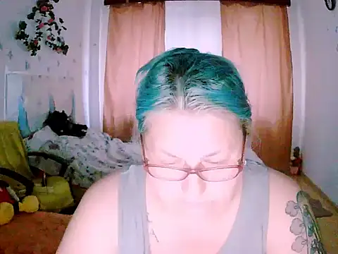 Marryllunax online show from May 11, 2026, 4:26 pm