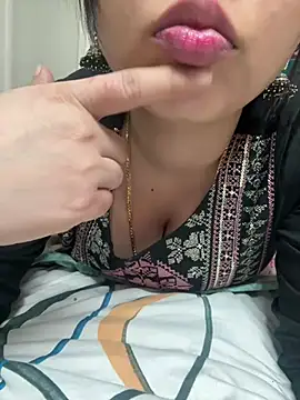 Hotcouples14 online show from January 14, 2026, 3:04 pm